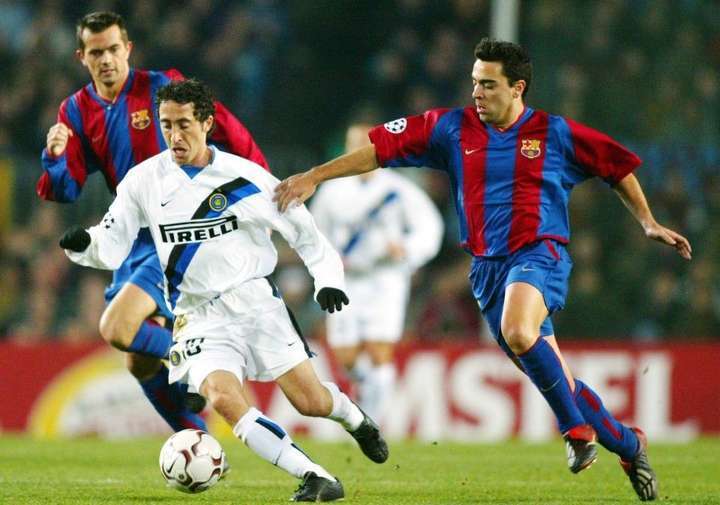 的防守漏勺, 到左边路, 直塞都是由 的防守漏勺, 到左边路, 直塞都是由